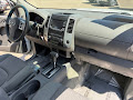 2015 Nissan Frontier SV 4WD! CREW CAB! CLEAN MACHINE!