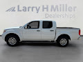 2015 Nissan Frontier SV 4WD! CREW CAB! CLEAN MACHINE!