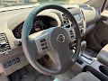 2015 Nissan Frontier SV 4WD! CREW CAB! CLEAN MACHINE!