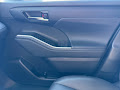 2024 Toyota Highlander Hybrid XLE ONE OWNER!