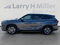 2024 Toyota Highlander Hybrid XLE ONE OWNER!