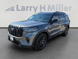 2025 Ford Explorer ST 4WD! LOADED! LOW MILES!