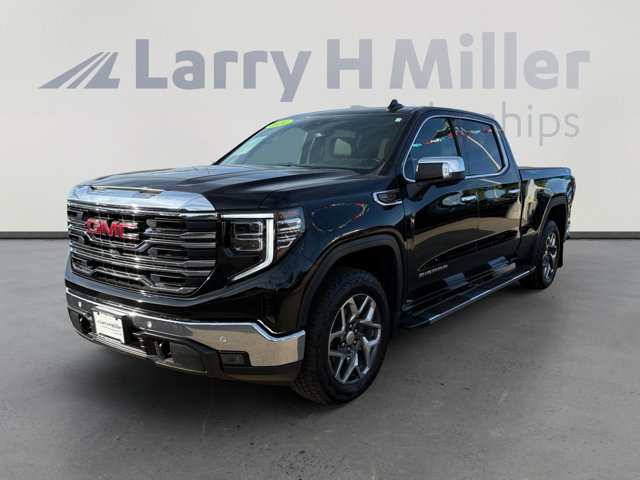 2024 GMC Sierra 1500 SLT 4WD! LOW MILES!