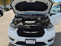 2023 Chrysler Pacifica Hybrid Limited BIG MPG'S!