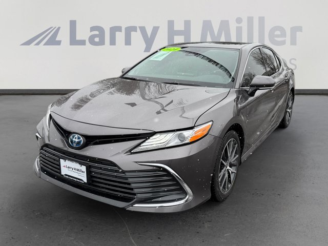 2024 Toyota Camry Hybrid XLE SUPER CLEAN!